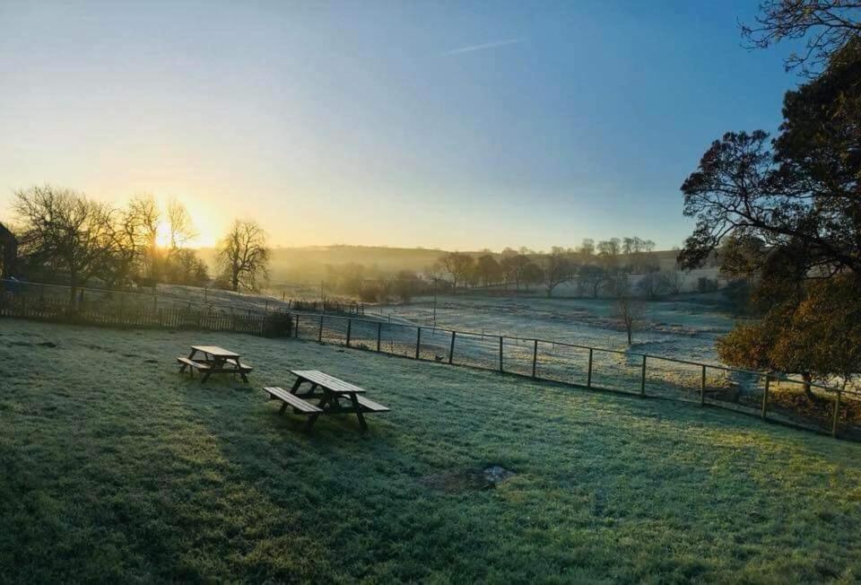 Gratton Grange Farm Bed & Breakfast Elton  ภายนอก รูปภาพ
